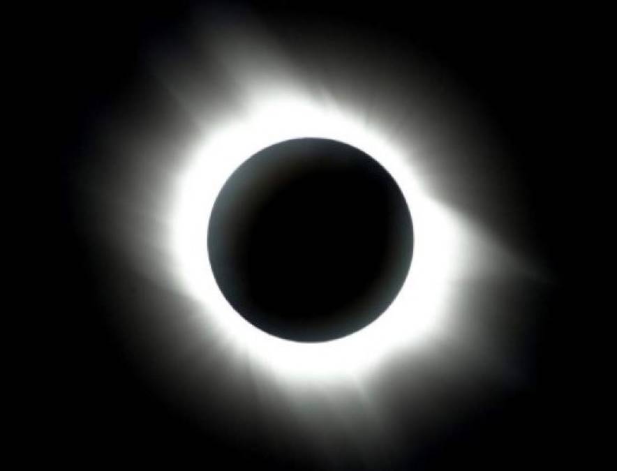 Así espera EE.UU. su primer eclipse solar total en 99 años