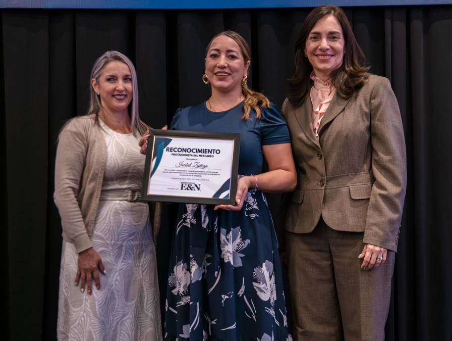 Isabel Zuñiga, Directora de Comunicación y Relaciones Corporativas en Grupo ICE (kölbi / ICE) 