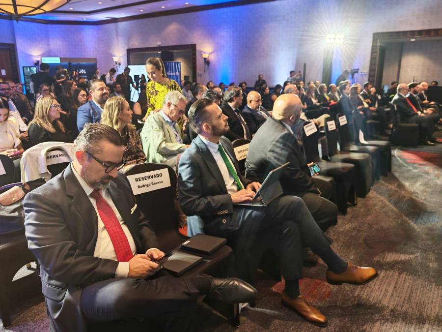 <i>Para la audiencia que participó del evento, la jornada fue una oportunidad para entender un valor intangible como la confianza, desde los vectores reales del negocio: marca, calidad, tecnología, servicios, crisis. (Foto: José Carlos Flores- E&amp;N)</i>