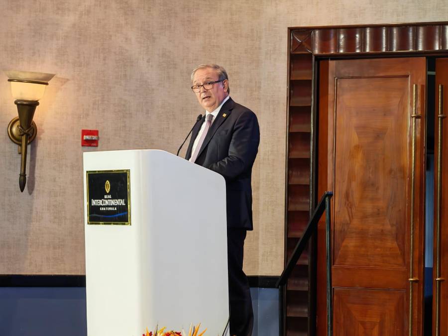 <i>La primera mirada internacional llegó de la mano de Narciso Casado, secretario permanente del Consejo de Empresarios Iberoamericanos (CEAPI) (Foto: José Carlos Flores-E&amp;N)</i>