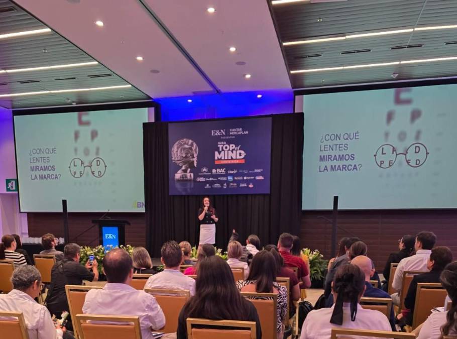 Mini Talk Banco Nacional: Silvia Chaves: Directora de Experiencia de Marca y Relaciones Corporativas del Banco Nacional La marca #1 no se construye sola: ¿Cómo el BN decidió “ver distinto” los intangibles? 