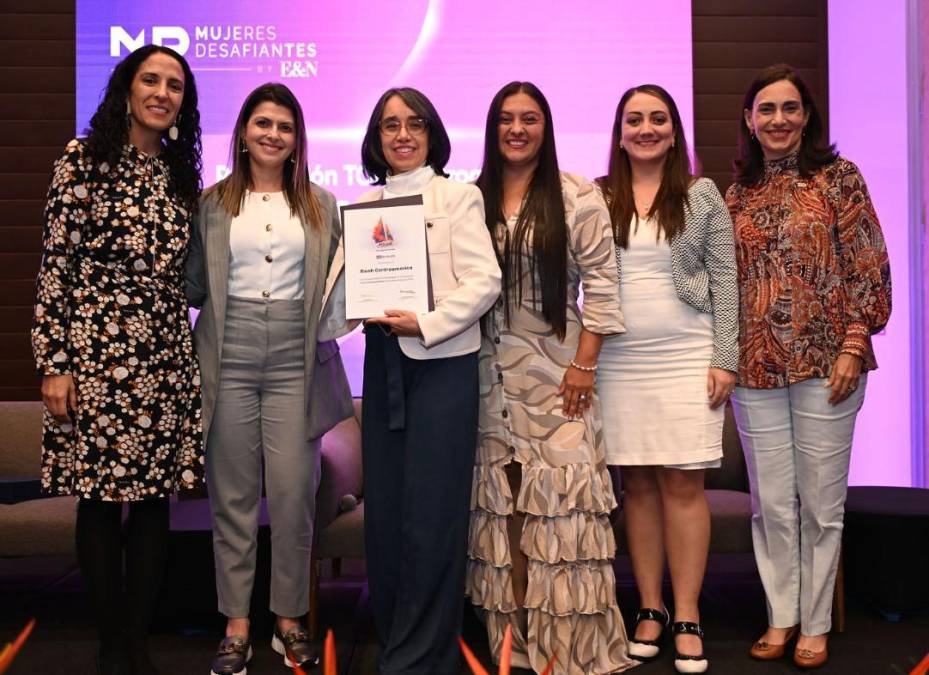 <i>Si bien las cinco principales empresas de Centroamérica muestran un mejor desempeño en liderazgo y representación, el promedio de la región se encuentra por debajo del de América Latina. Abordar los protocolos contra la discriminación y el acoso sexual también es un área de mejora.</i>