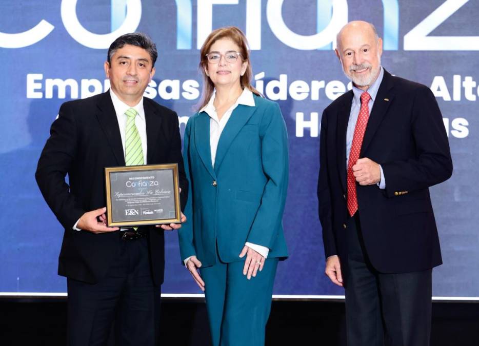 <i>Alex Cruz, Gerente de Recursos Humanos, de Supermercados La Colonia </i>