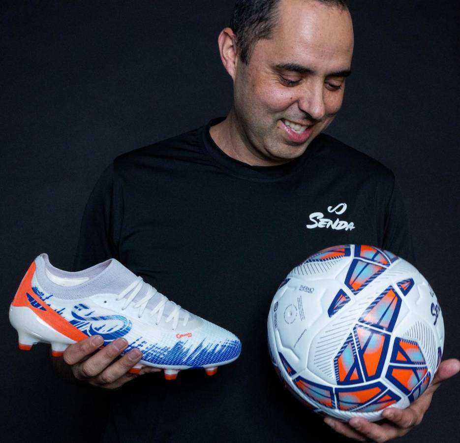 Del fútbol de barrio al Mundial: la historia detrás de los botines de Vozinha