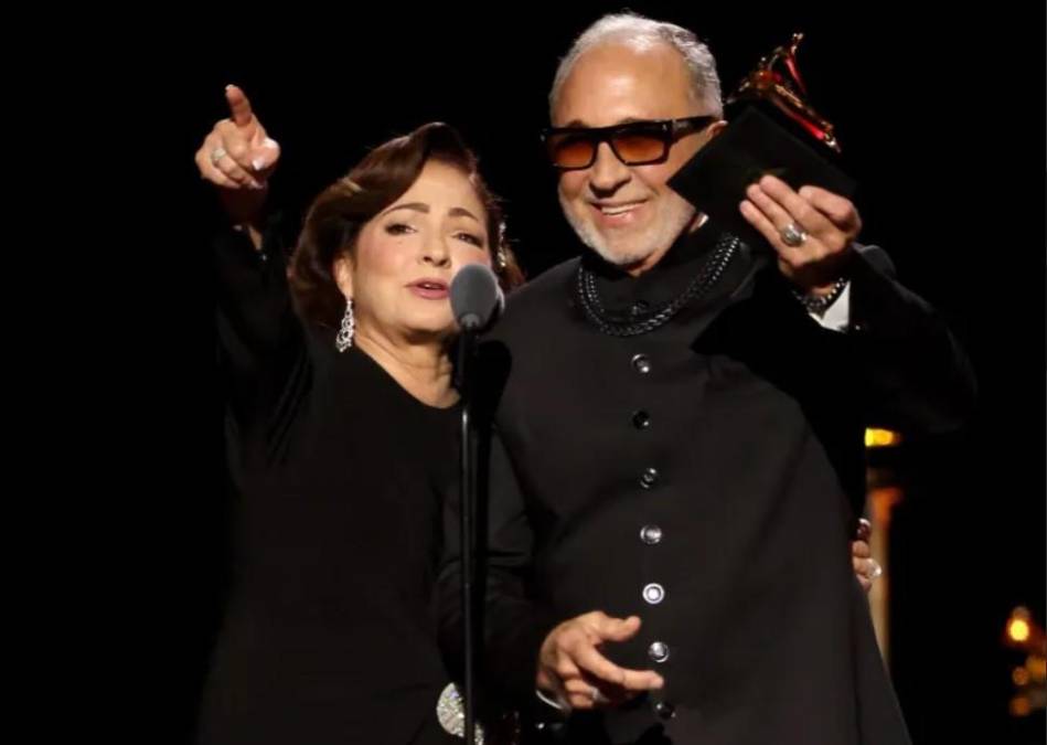 <i>Gloria y Emilio Estefan. Conquistaron los Grammy 2026 con «Raíces», un homenaje a sus esencias caribeñas. (Foto: Getty Images)</i>