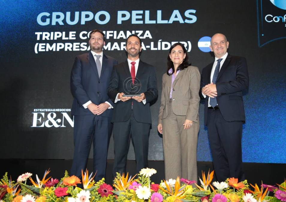 Grupo Pellas, Triple Confianza en Nicaragua. Recibe reconocimiento Gabriel Sanchez, Director de Comunicación