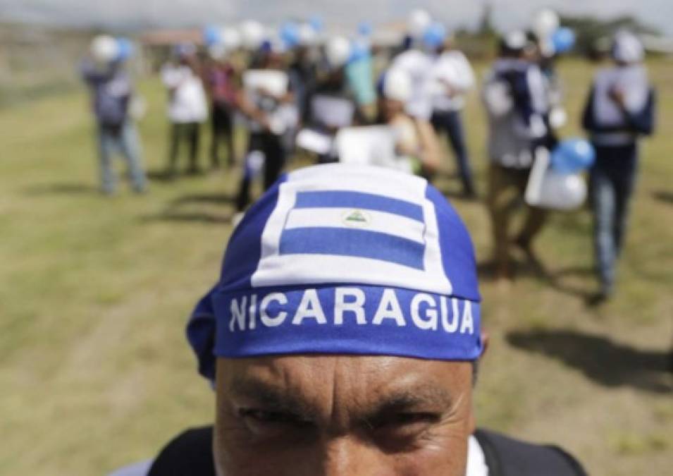 Nicaragüenses en Costa Rica protestan contra Ortega en frontera
