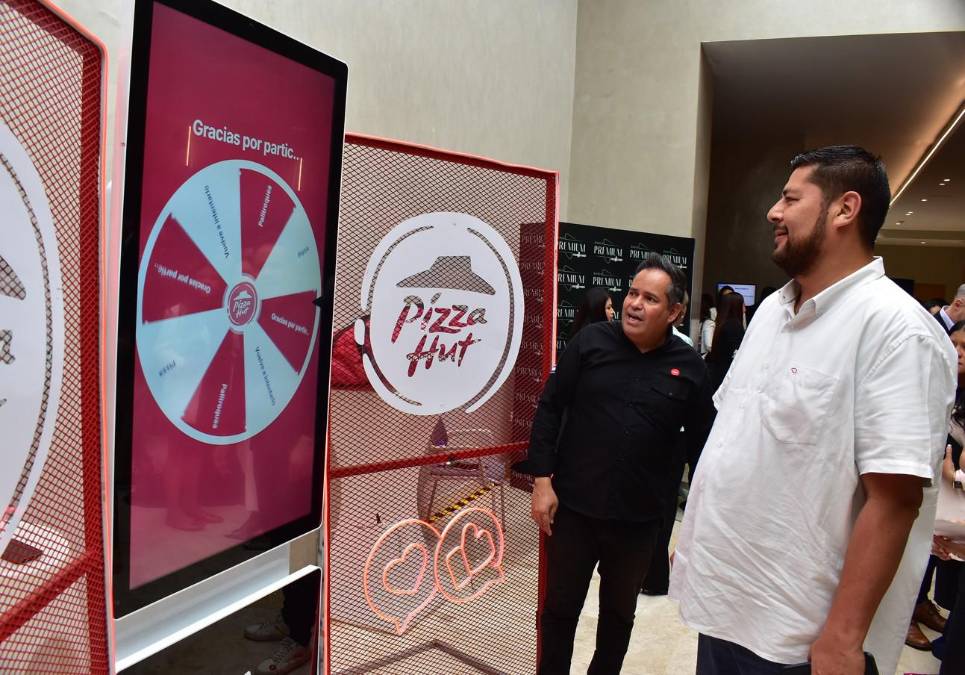 Las marcas conectaron con los asistentes por medio de degustaciones y dinámicas. La ruleta de Pizza Hut fue una sensación. 
