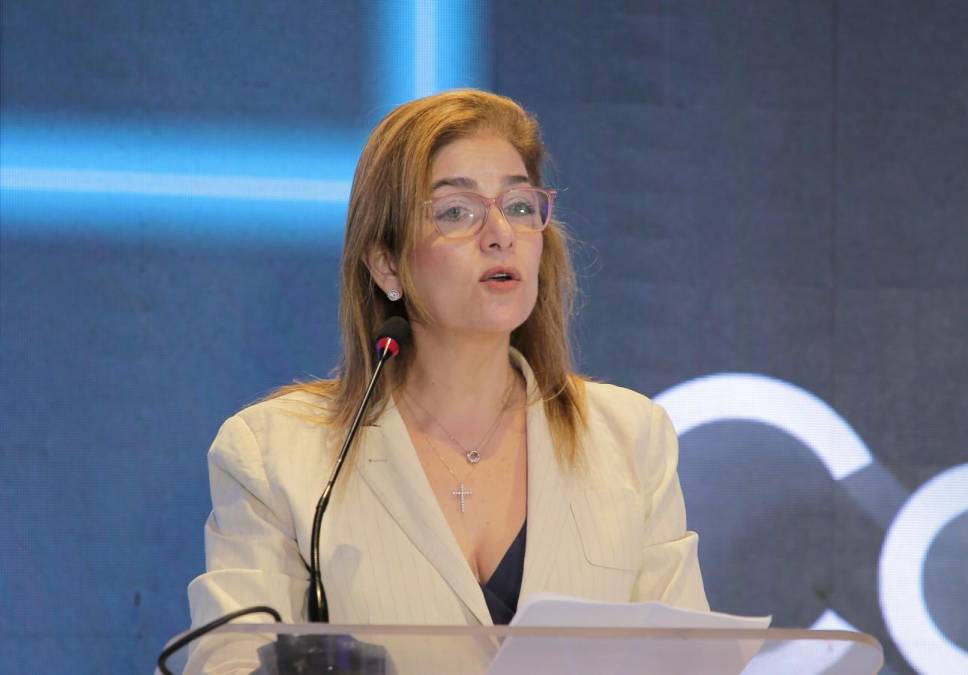 <i>Ruth Marie Canahuati, Directora de Captación de Audiencias en GRUPO OPSA, casa matriz de Estrategia &amp; Negocios, dio la bienvenida a los invitados en la Ciudad de Guatemala. </i>