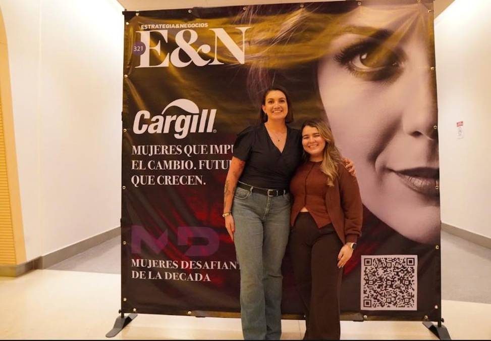 Al ingreso del evento, las invitadas pudieron ser la portada de su propia historia. Esta vez, además de colocar nuestra portada en tamaño gigante, se nos unió Cargill con un mensaje desafiante.