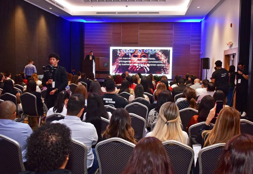 <i> José Luis López, Account Director de Kantar Mercaplan, puso en perspectiva que los tiempos han cambiado. El panorama publicitario se ha transformado dramáticamente en la última década y de algunos pocos medios tradicionales se pasó a un ambiente altamente fragmentado.</i>