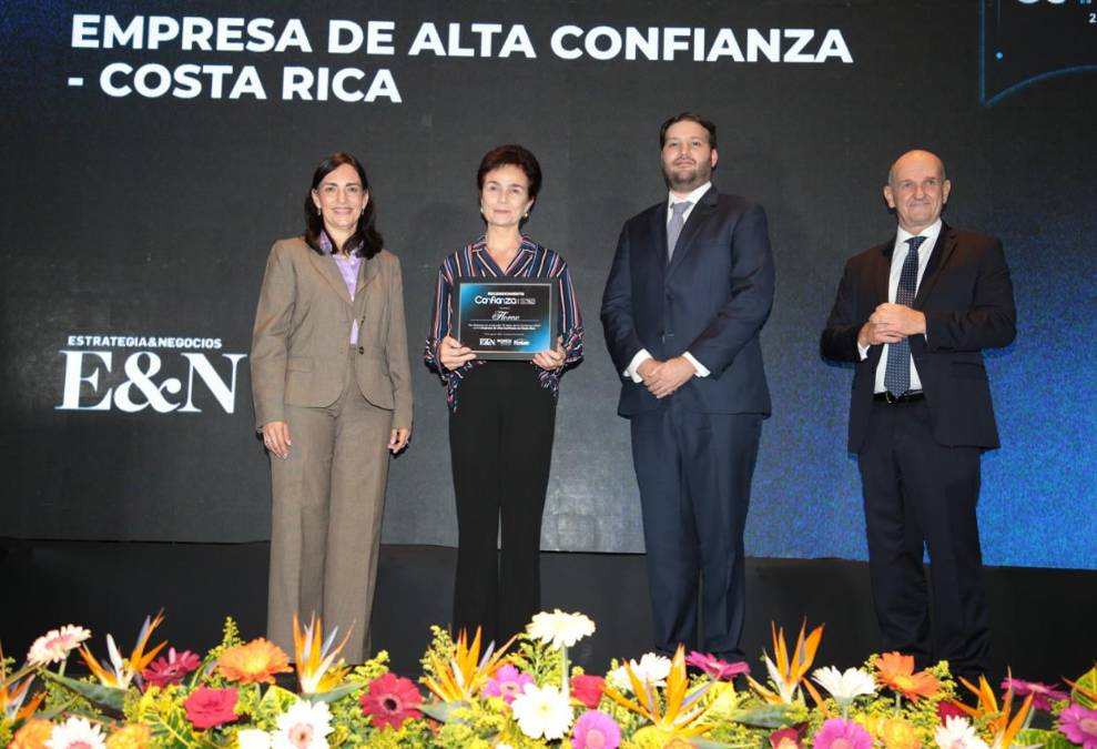 Florex, Empresa de Alta Confianza en Costa Rica. Recibe reconocimiento Miriam Lissett Archila López 