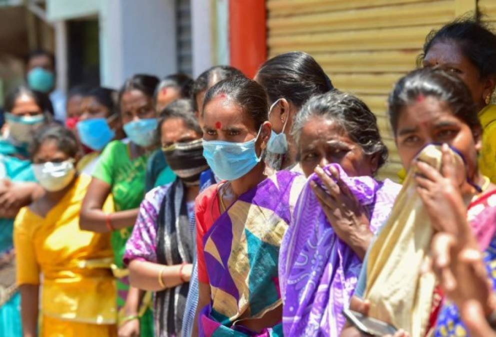 Hasta el día de hoy 24 de Noviembre, se reportaron en India 9221998 casos de infectados, 134743 de muertos y 8641404 de recuperados. Estas cifras son difundidas diariamente por la Organización Mundial de la Salud (OMS).