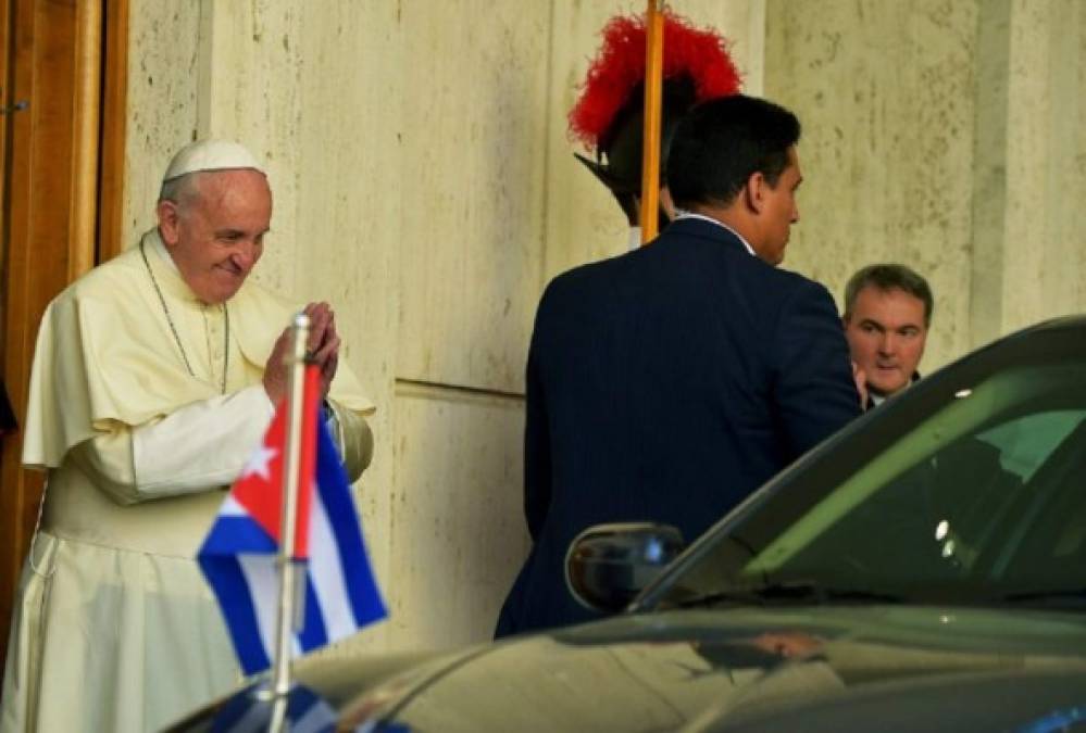 Histórico encuentro entre Francisco y Raúl Castro en el Vaticano