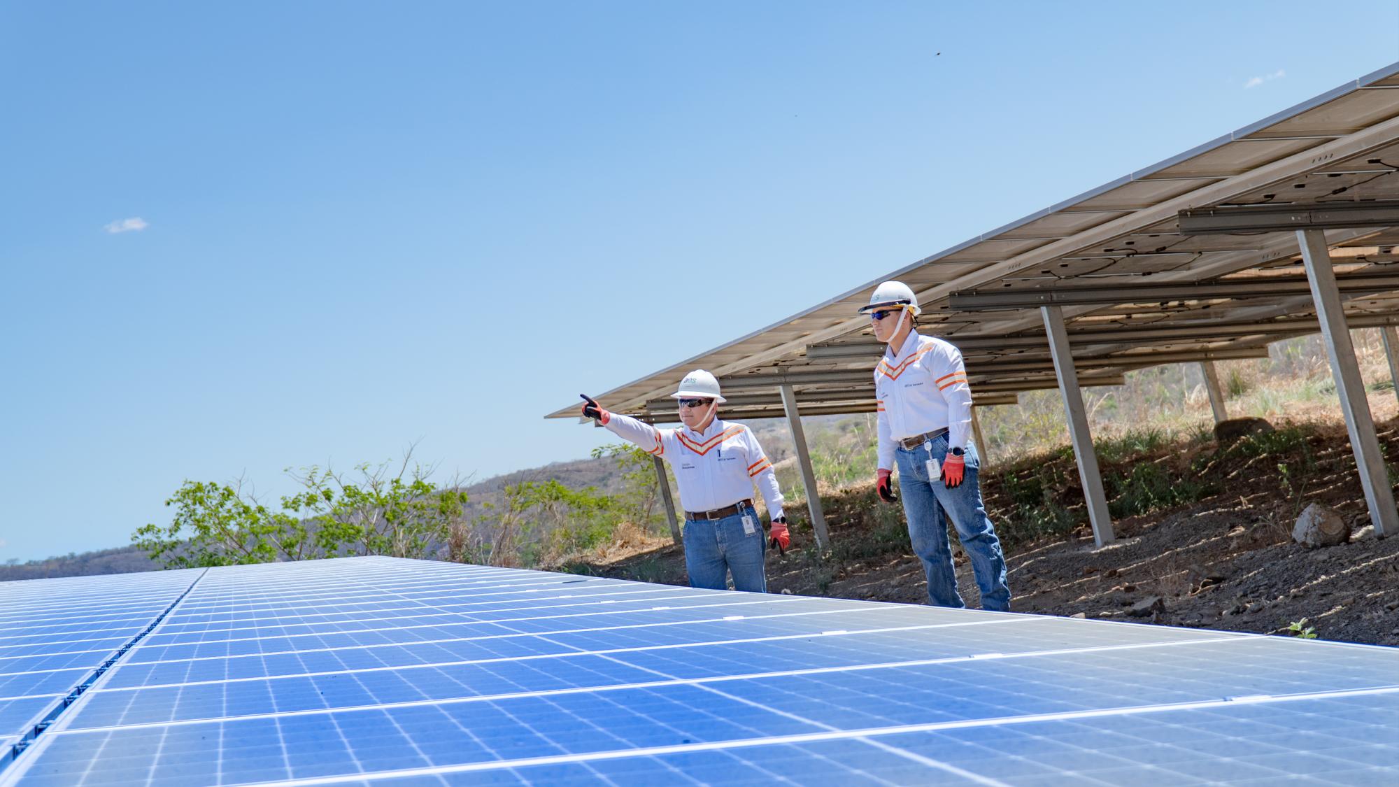 AES construye planta solar a cliente comercial en El Salvador AES construye planta solar a cliente comercial en El Salvador