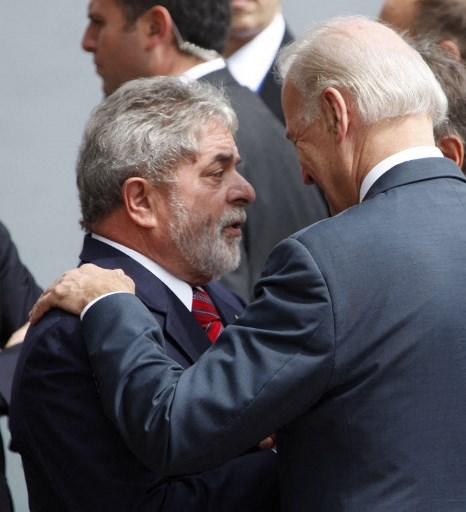 <i>US Vice President Joe Biden (R) speaks with Brazil's President Luiz Inacio Lula Da Silva after the family photo of the Progressive Governance Leaders' Summit, in Vina del Mar, 120 km west from Santiago, on March 28, 2009. (Photo by GARDNER HAMILTON / AFP)</i> <i>US Vice President Joe Biden (R) speaks with Brazil's President Luiz Inacio Lula Da Silva after the family photo of the Progressive Governance Leaders' Summit, in Vina del Mar, 120 km west from Santiago, on March 28, 2009. (Photo by GARDNER HAMILTON / AFP)</i>