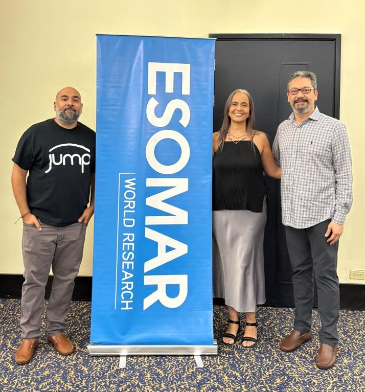 De izquierda a derecha: Christian Andrés, Client Management & Business Solutions Director en Kantar Mercaplan – y representante de ESOMAR para Guatemala. Gabriela Silva, Account Director Kantar Mercaplan en Costa Rica. Jorge Martín Frech, Managing Director en Kantar Mercaplan. De izquierda a derecha: Christian Andrés, Client Management & Business Solutions Director en Kantar Mercaplan – y representante de ESOMAR para Guatemala. Gabriela Silva, Account Director Kantar Mercaplan en Costa Rica. Jorge Martín Frech, Managing Director en Kantar Mercaplan.