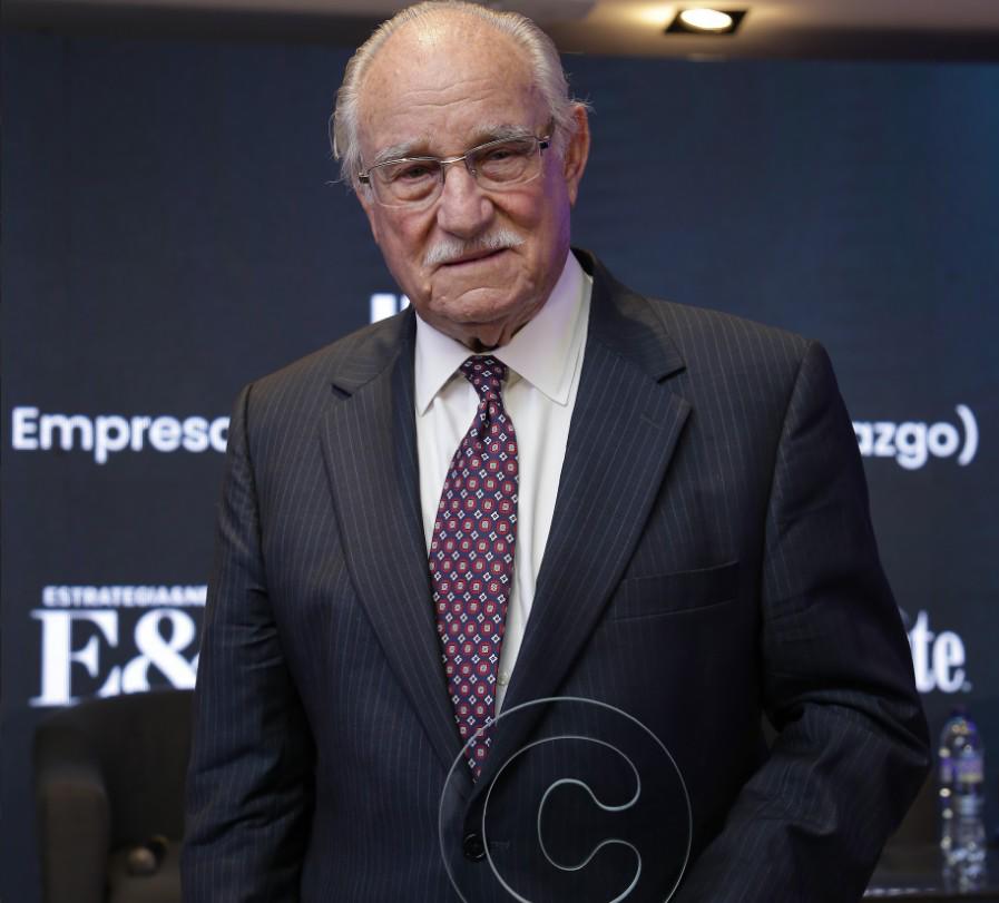 <i>Distinción especial: Empresario de Más Alta Confianza 2025: Ricardo Castillo Sinibaldi, Presidente del IRTRA</i> <i>Distinción especial: Empresario de Más Alta Confianza 2025: Ricardo Castillo Sinibaldi, Presidente del IRTRA</i>