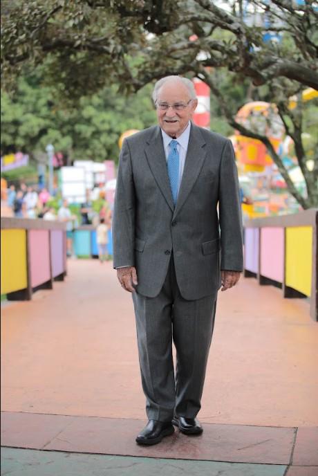 Mister Felicidad: Ricardo Castillo Sinibaldi