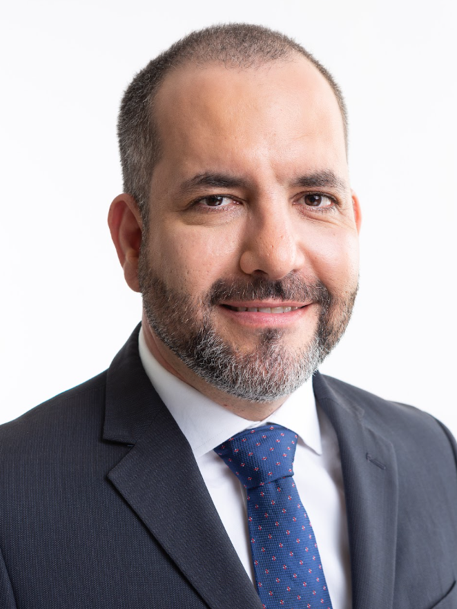 “Todo lo que hemos logrado en este último año de mantener adelante una organización global en tiempos difíciles, en superar juntos la disyuntiva de realidad del mundo, eso ya es un resultado para el negocio...”, Luis Carlotti, General Manager, Cisco Centroamérica y El Caribe. “Todo lo que hemos logrado en este último año de mantener adelante una organización global en tiempos difíciles, en superar juntos la disyuntiva de realidad del mundo, eso ya es un resultado para el negocio...”, Luis Carlotti, General Manager, Cisco Centroamérica y El Caribe.
