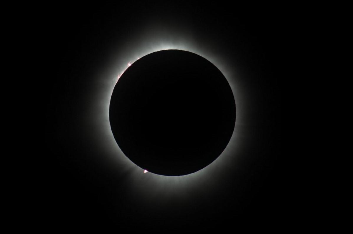<i>La Luna eclipsa al Sol durante un eclipse solar total en América del Norte, en Stowe, Vermont, el 8 de abril de 2024. FOTO José Prezioso / AFP</i> <i>La Luna eclipsa al Sol durante un eclipse solar total en América del Norte, en Stowe, Vermont, el 8 de abril de 2024. FOTO José Prezioso / AFP</i>