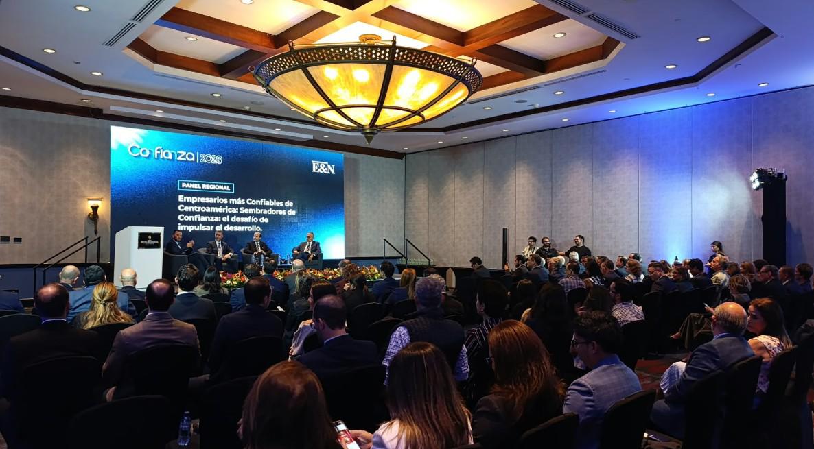 E&amp;N, DATOS Group y PIZZOLANTE reconocen a las empresas líderes en confianza