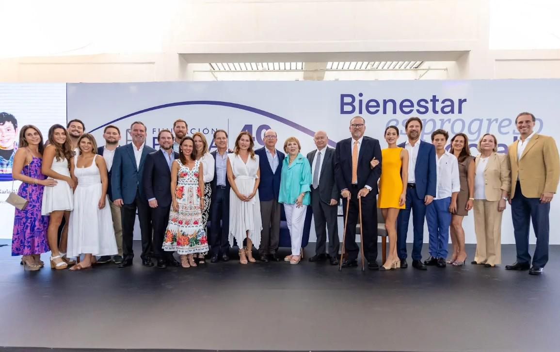 <i>Retrato de la Familia Poma, en la conmemoración de los 40 años de Fundación Poma. Foto Fundación Poma / E&amp;N</i>