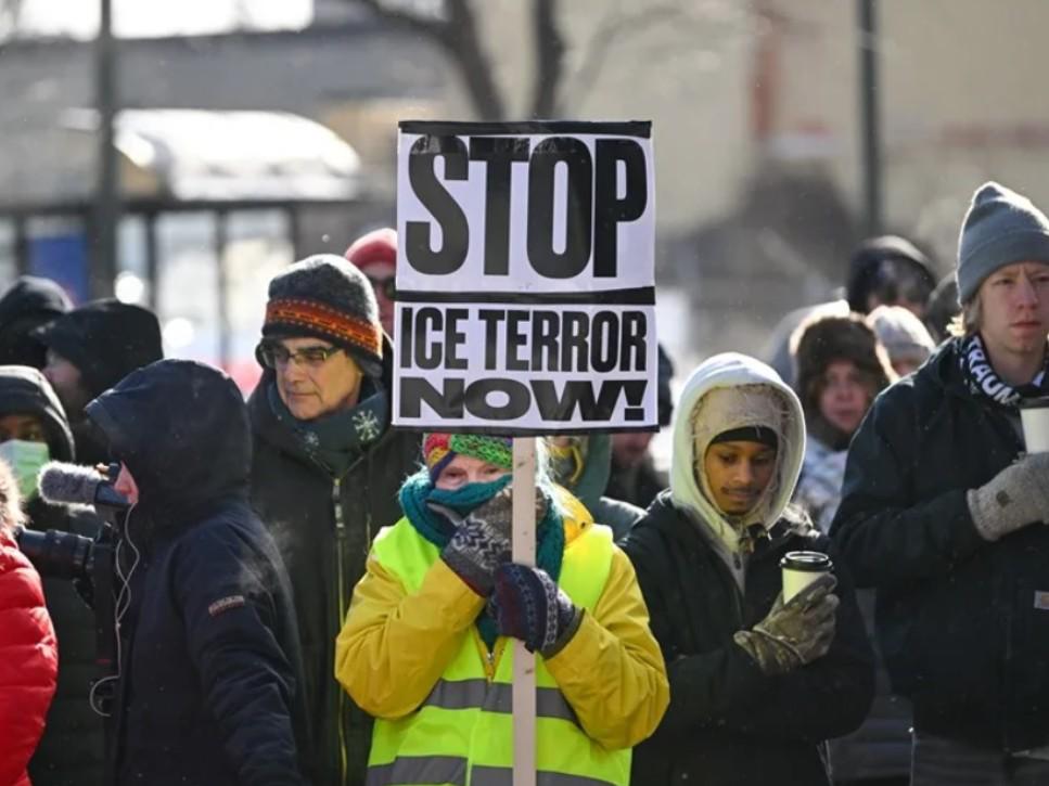 ANÁLISIS. Arde Minneapolis en medio de una tormenta de nieve ¿Se acabó el sueño americano?