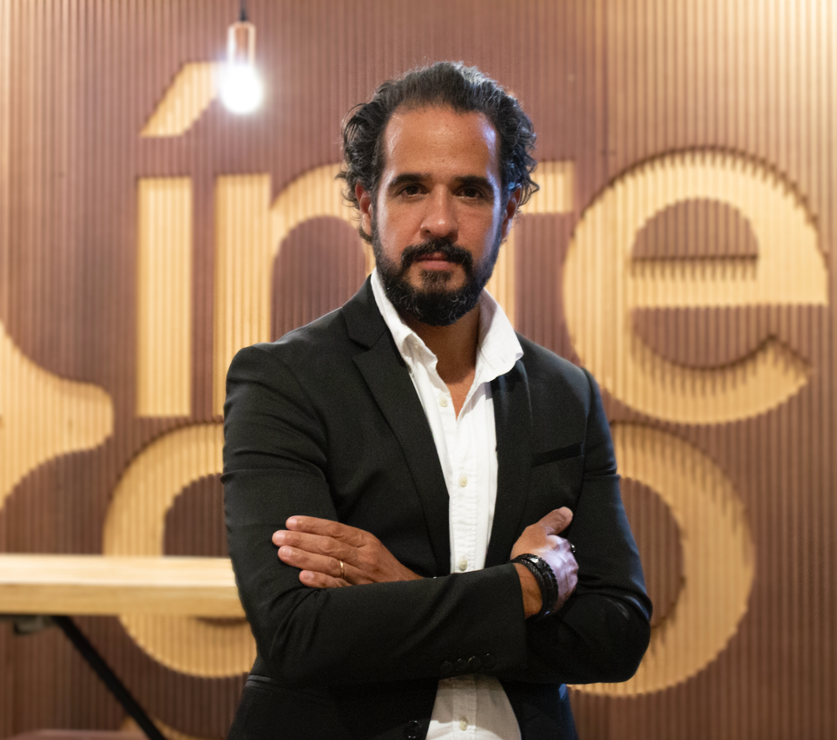 ÍNTEGRO: Un equipo comunicado y en crecimiento ÍNTEGRO: Un equipo comunicado y en crecimiento