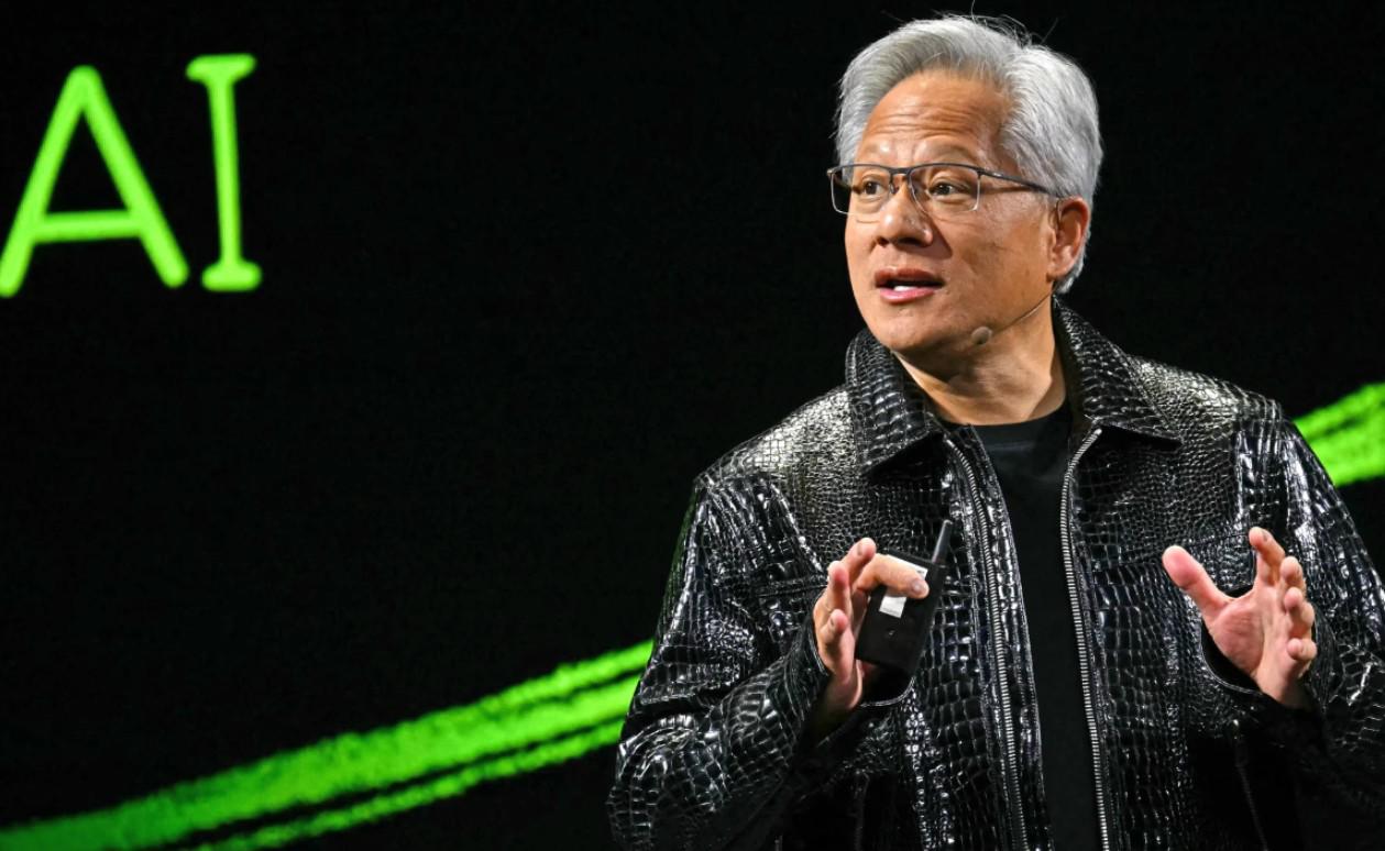 <i>El CEO de Nvidia, Jensen Huang supo entender cuál era el momento de la caída controlada, para resurgir. Hoy la empresa el vórtice central para la industria IA. (Foto: Quartz)</i>