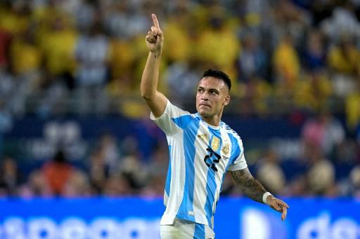Se prendió la fiesta en el Obelisco de Buenos Aires tras consagración de Argentina en Copa América Se prendió la fiesta en el Obelisco de Buenos Aires tras consagración de Argentina en Copa América