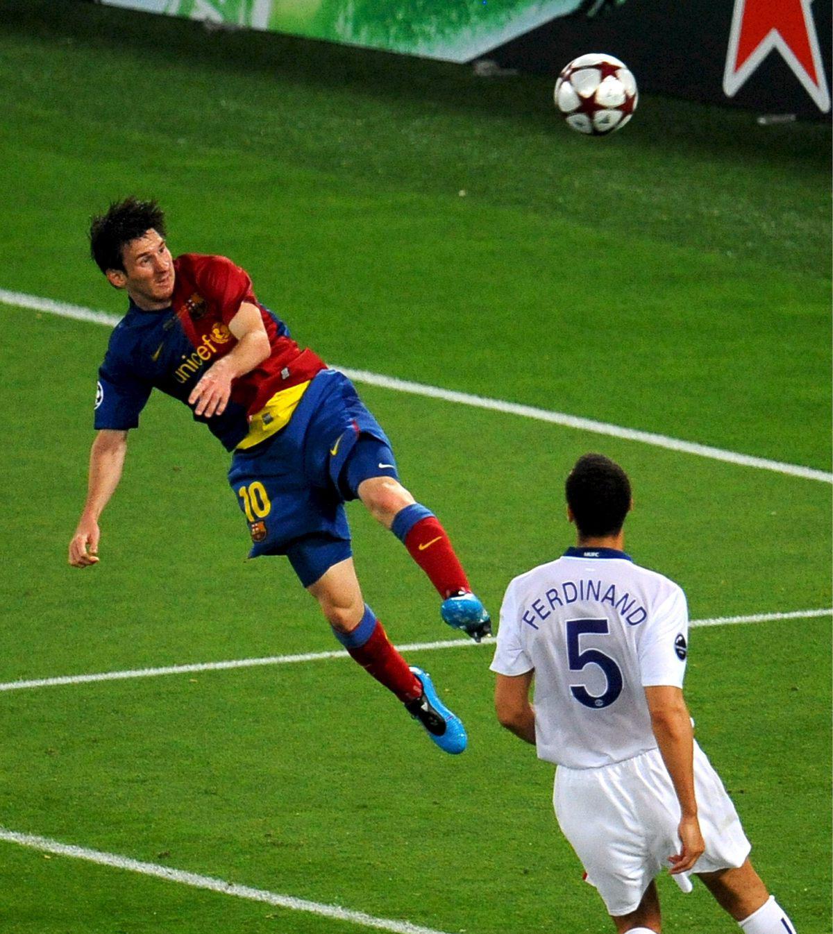 <i>Fotografía de archivo del 27/05/09 del jugador argentino del FC Barcelona Lionel Messi al anotar el 2-0 frente al Manchester United. EFE/ROBERTO TEDESCHI</i> <i>Fotografía de archivo del 27/05/09 del jugador argentino del FC Barcelona Lionel Messi al anotar el 2-0 frente al Manchester United. EFE/ROBERTO TEDESCHI</i>