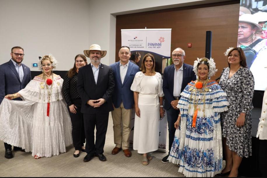 Panamá de fiesta con el Desfile de las Mil Polleras