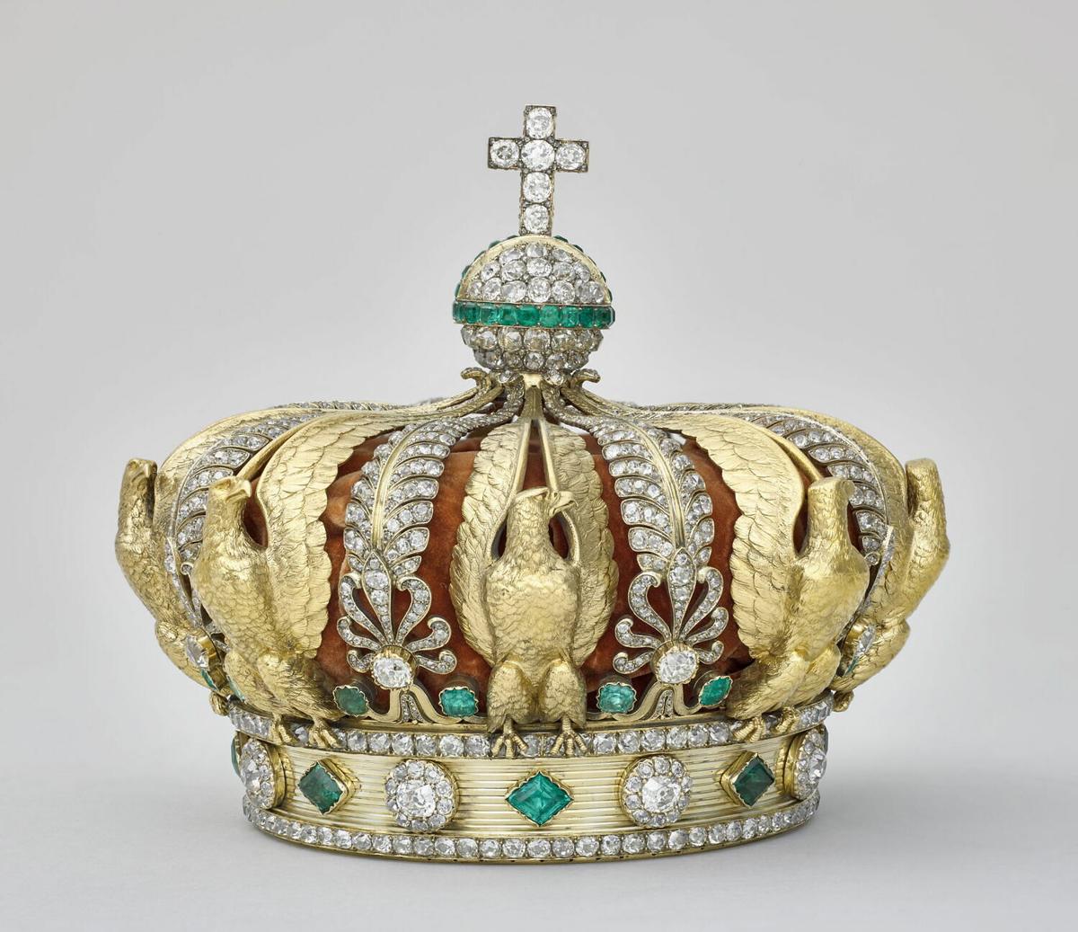 <i> Imagen facilitada de la corona de la emperatriz Eugenia de Montijo, la esposa española del emperador Napoleón III (1852-1870), que los ladrones perdieron en su huida y resultó dañada durante el robo cometido en el Museo del Louvre, en París. EFE/ Département Des Objets D'art Du Musée Du Louvre </i> <i> Imagen facilitada de la corona de la emperatriz Eugenia de Montijo, la esposa española del emperador Napoleón III (1852-1870), que los ladrones perdieron en su huida y resultó dañada durante el robo cometido en el Museo del Louvre, en París. EFE/ Département Des Objets D'art Du Musée Du Louvre </i>