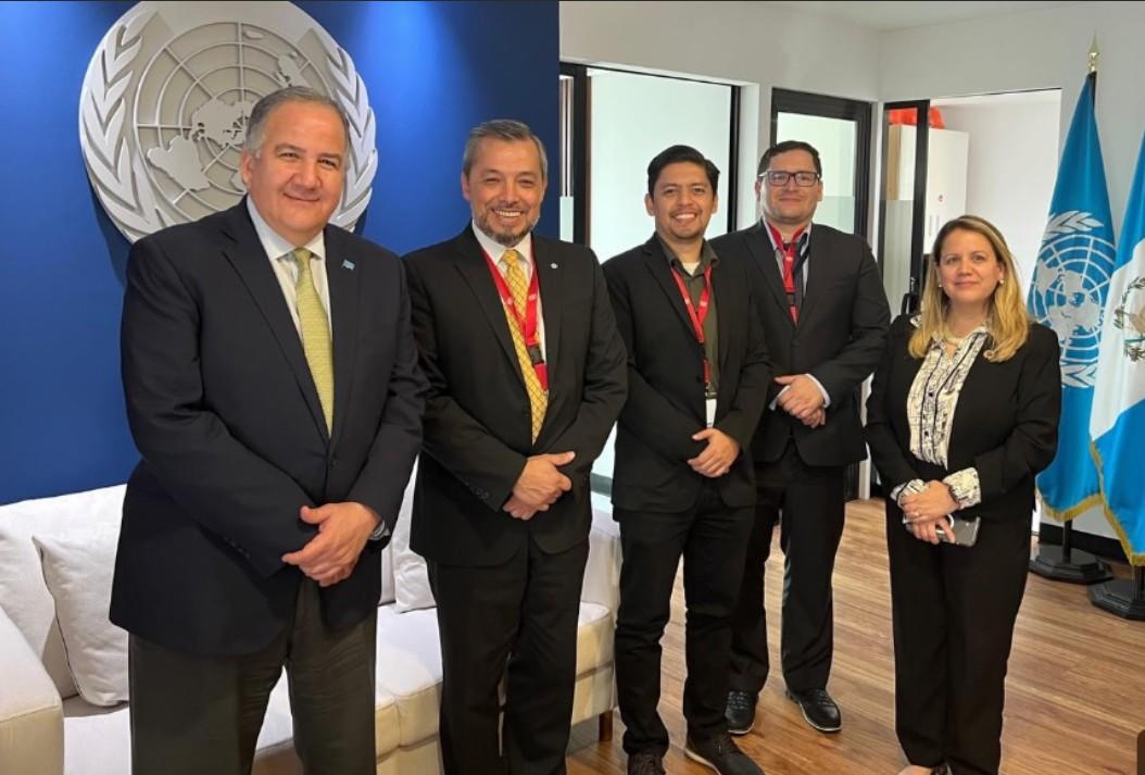 Raul Ramírez, alto funcionario del Organismo Internacional de Energía Atómica (OIEA) en Guatemala, en reunión con el señor José Miguel Barreto, Coordinador Residente de las Naciones Unidas Guatemala. Luis Manuel Pérez, Director General de Energía y José Luis Morales, Oficial Nacional de Enlace OIEA-Guatemala. (Foto: MEM)