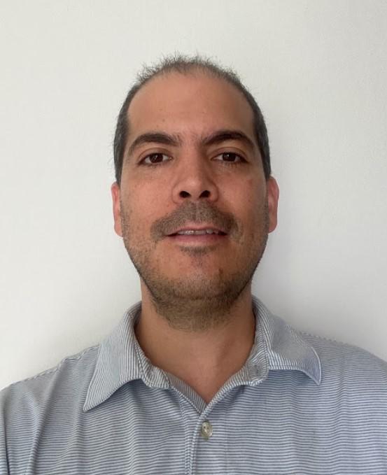 Gerardo Calderón, Gerente de Mercadeo. Gerardo Calderón, Gerente de Mercadeo.