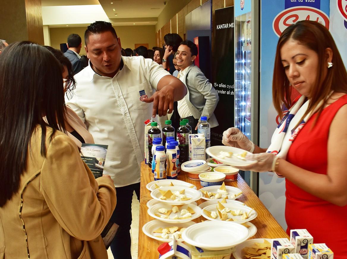 Lleno total en la fiesta TOM de El Salvador