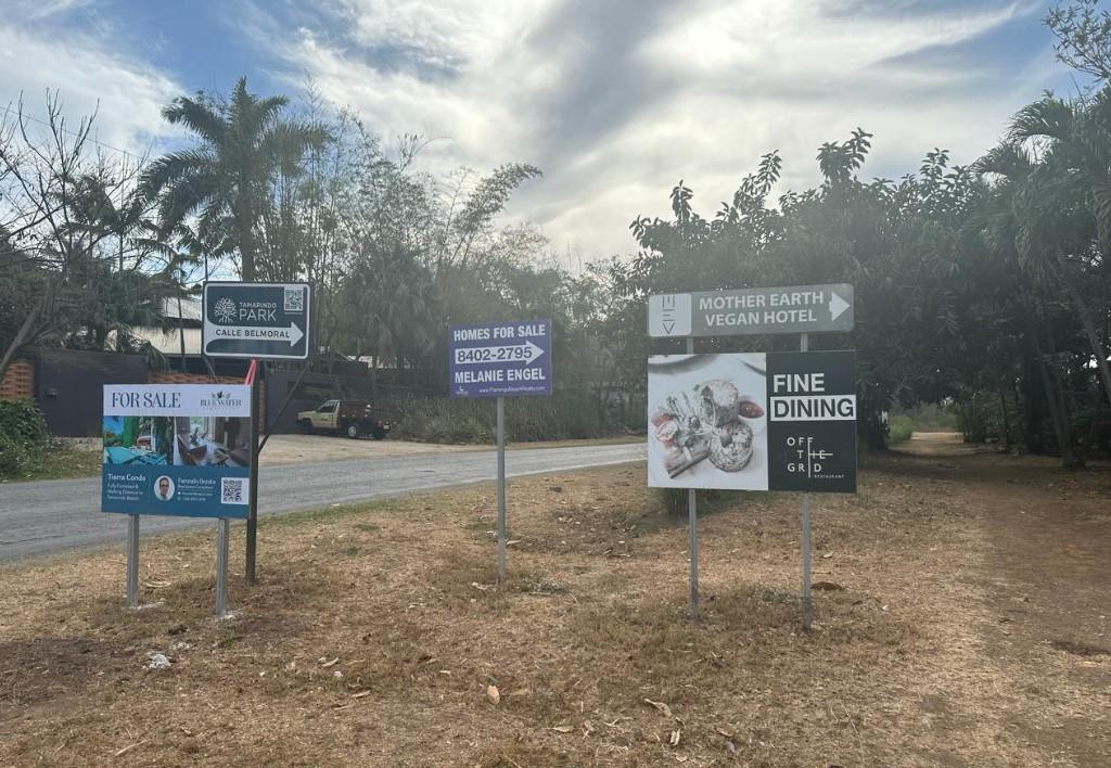 Denuncian contaminación visual en Playa Tamarindo, Costa Rica