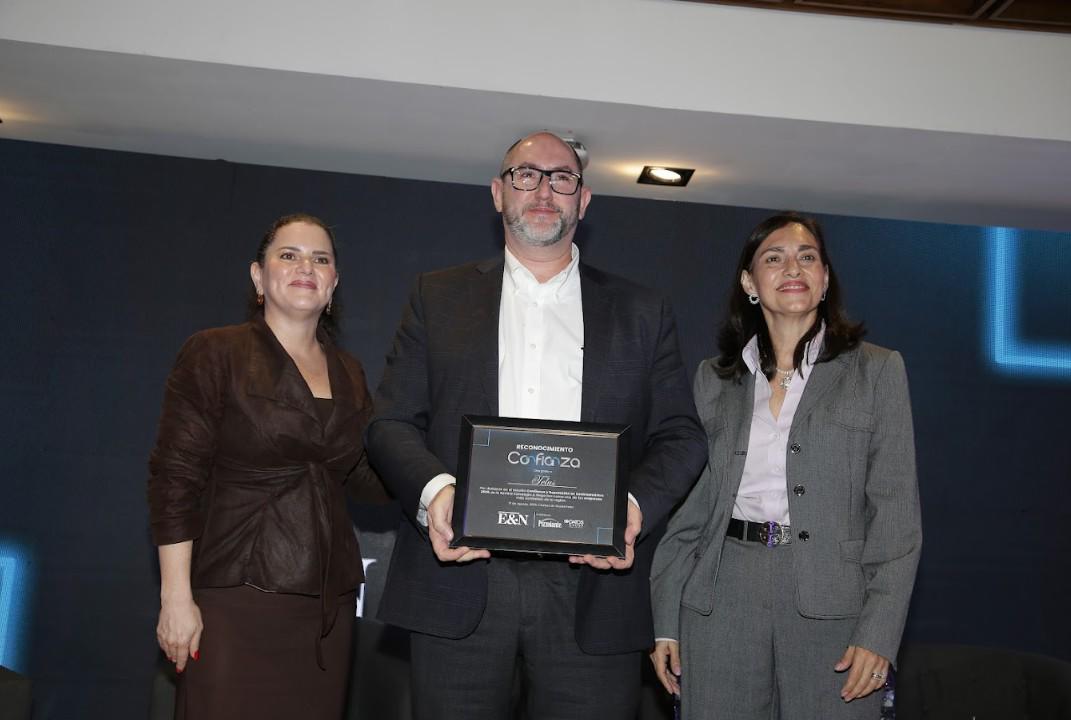Ganadores de la TRIPLE CONFIANZA en Centroamérica Ganadores de la TRIPLE CONFIANZA en Centroamérica