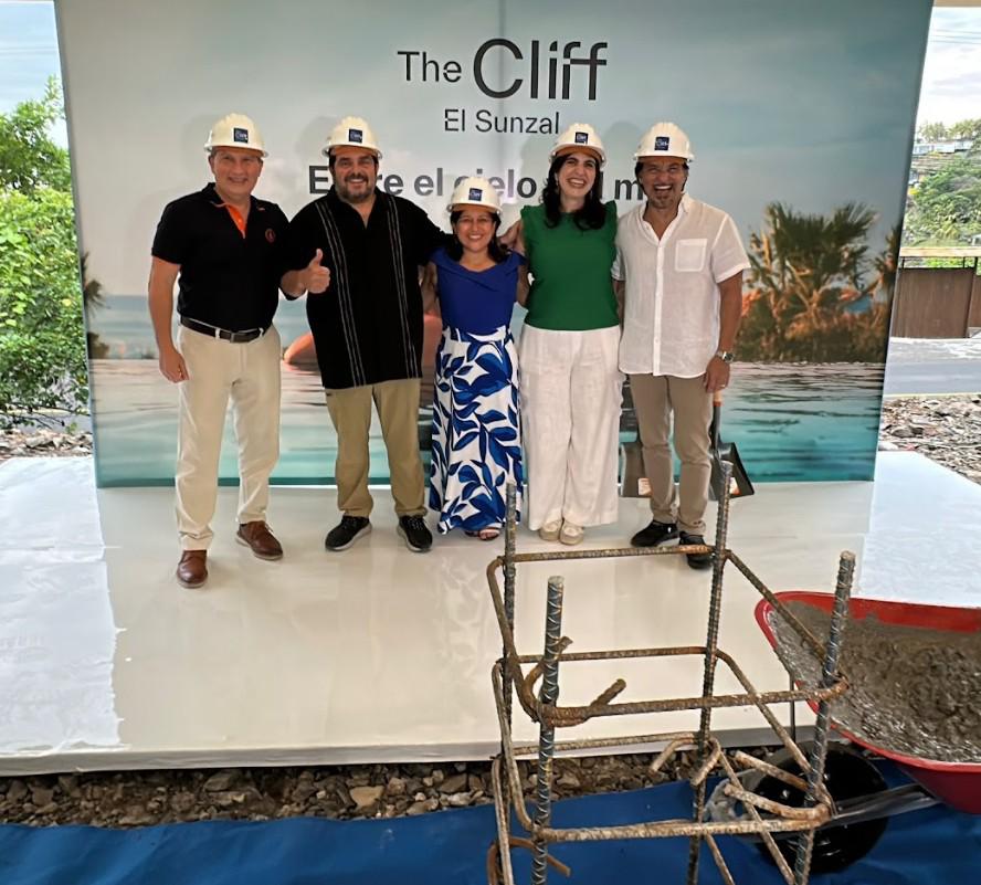 <i>Towco, S.A. de C.V. es una desarrolladora inmobiliaria salvadoreña integrada por ungrupo de inversionistas nacionales, con The Cliff at El Sunzal, inaugura una nueva generación de proyectos residenciales.</i>
