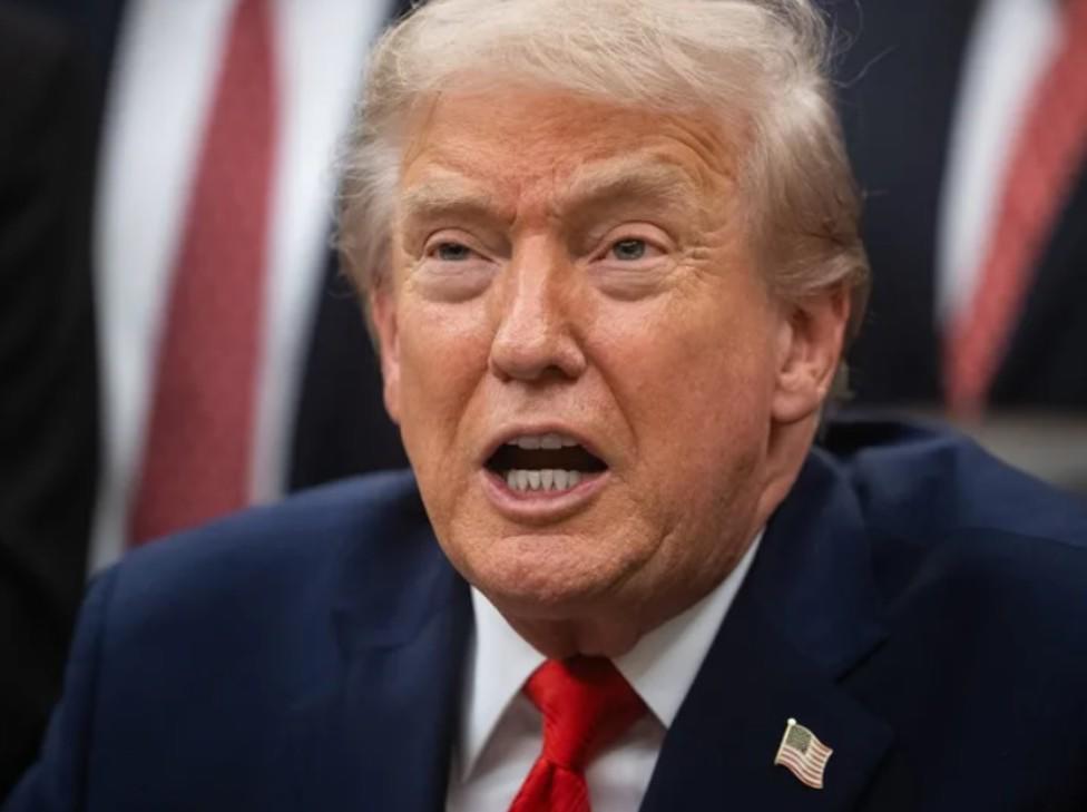 <i>Trump necesita dar un golpe certero en Venezuela para evitar que su retórica se diluya y comience a perder credibilidad en relación a la crisis con este país. (Fotografía de EFE). </i>