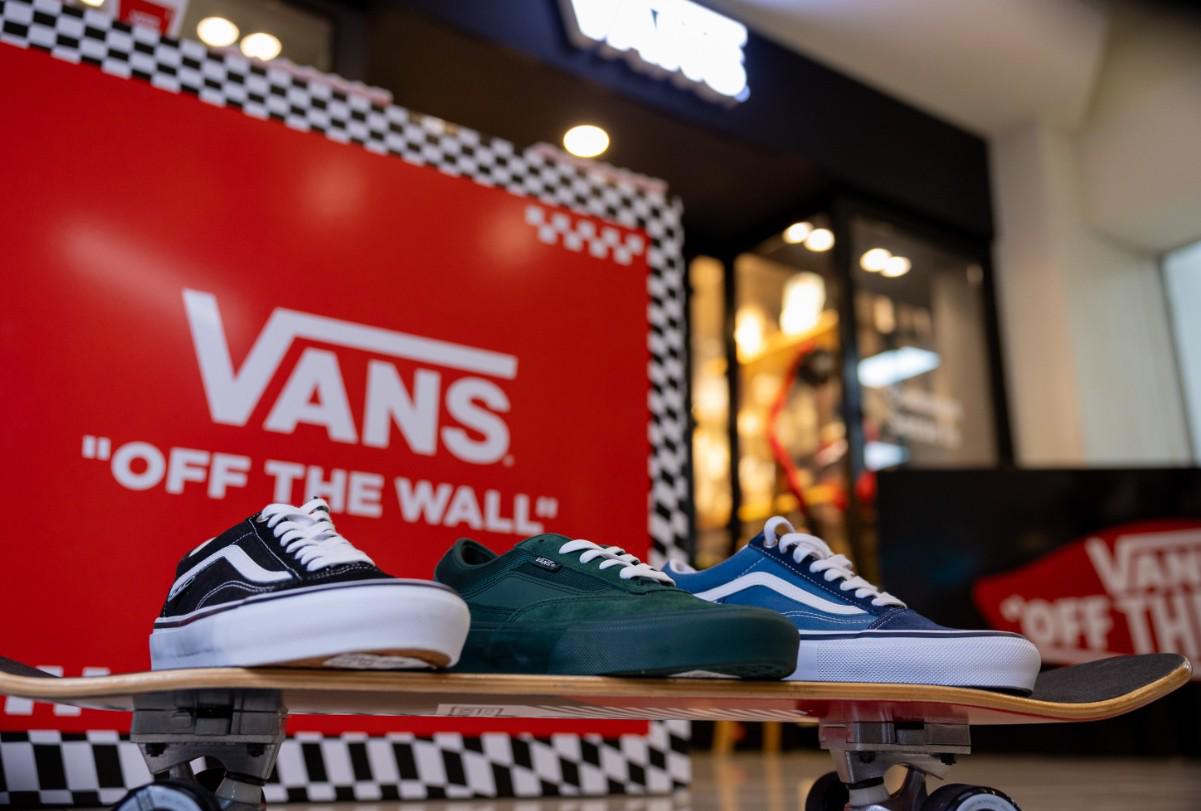 Vans llega a El Salvador de la mano de la marca ADOC